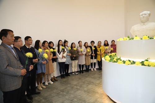 
我校党委组织党员代表赴日照市抗日战争纪念馆开展“不忘初心、牢记使命”主题教育
